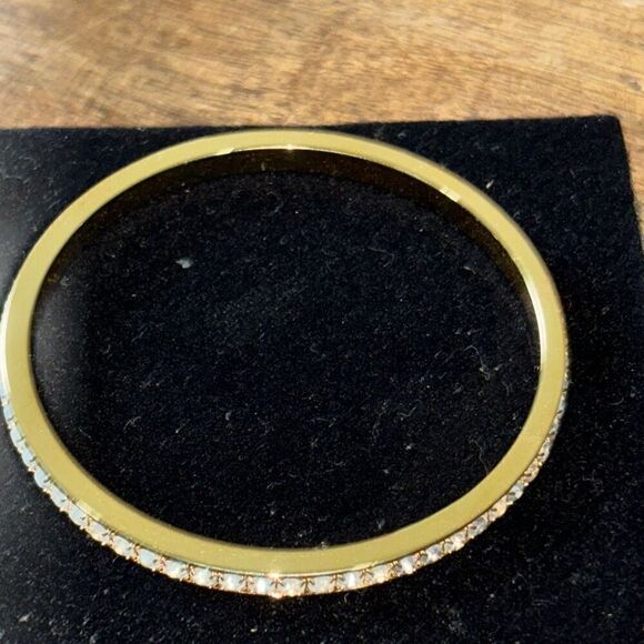 New old stock w/box Vtg Avon Bangle Rhinestone Bracelet Gold Tone 1980s - Picture 3 of 9